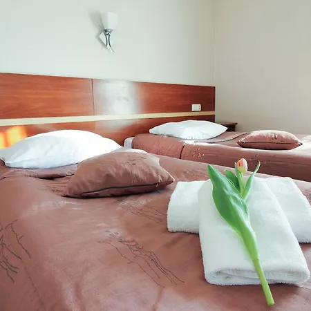 לינה וארוחת בוקר Gosciniec Kaszubski 4*