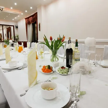 לינה וארוחת בוקר Gosciniec Kaszubski 4*